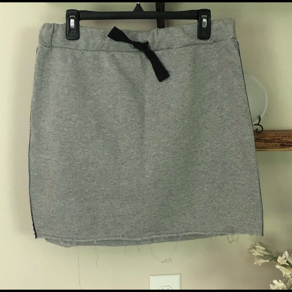 SIMPLY BE sweatshirt skirt w/love detailing @ side